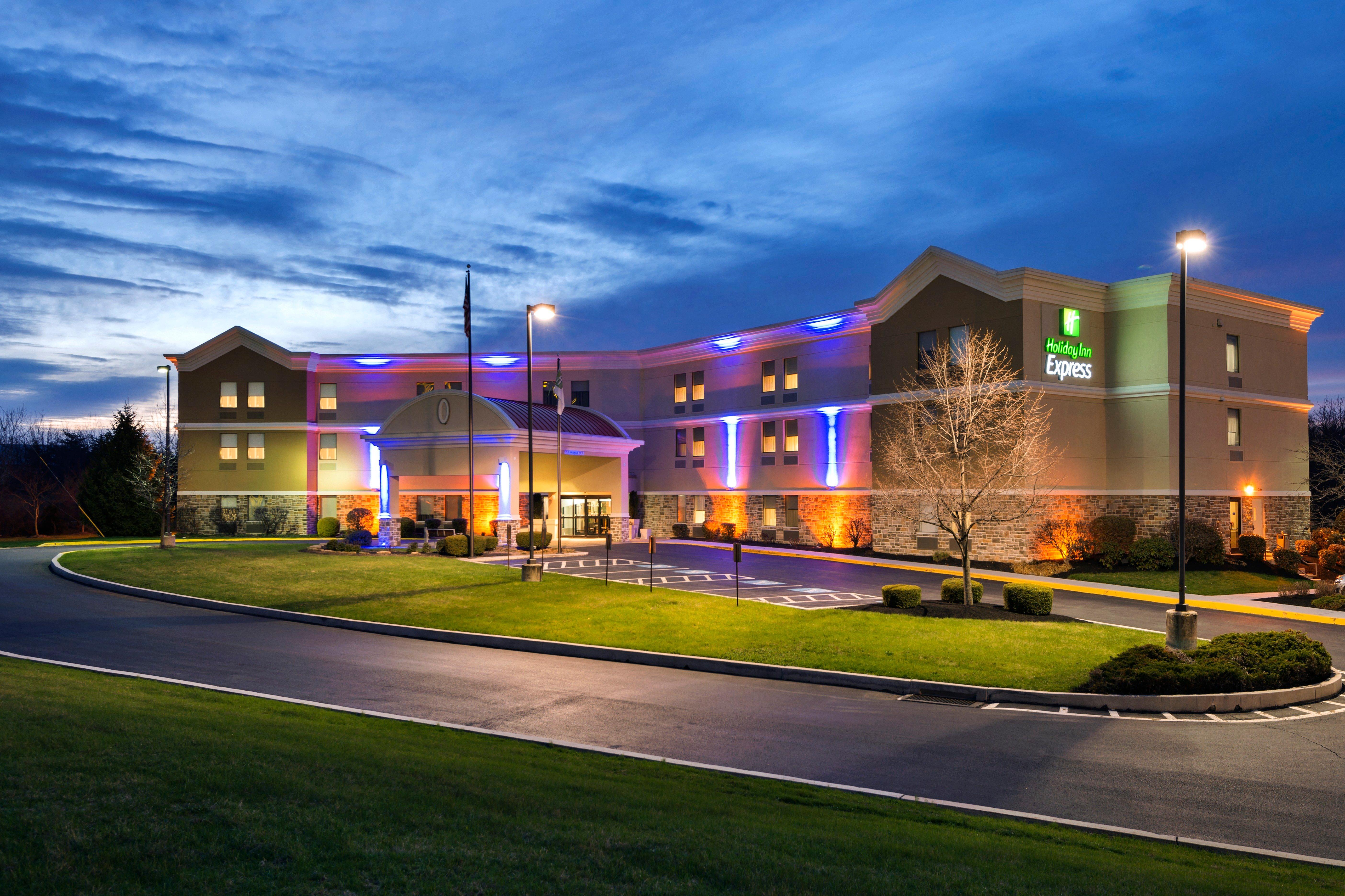 Holiday Inn Express Harrisburg I-81 - Hershey By Ihg Manadahill Exterior foto